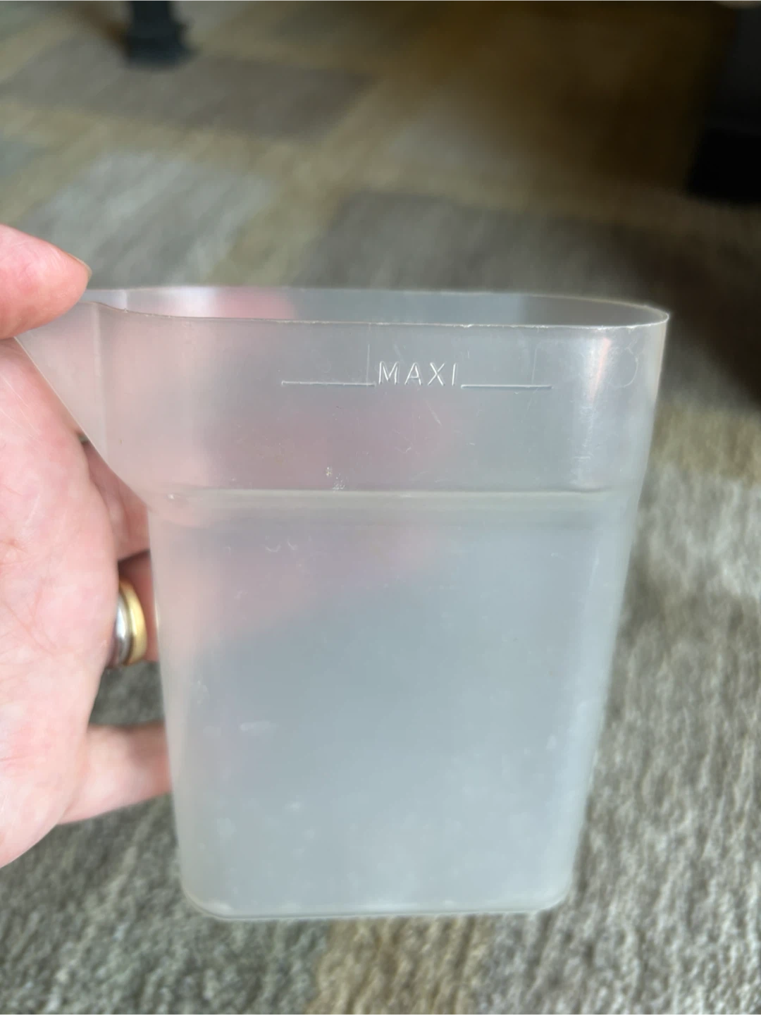 Plastic Measuring Cup with MAXI Line - photo 2