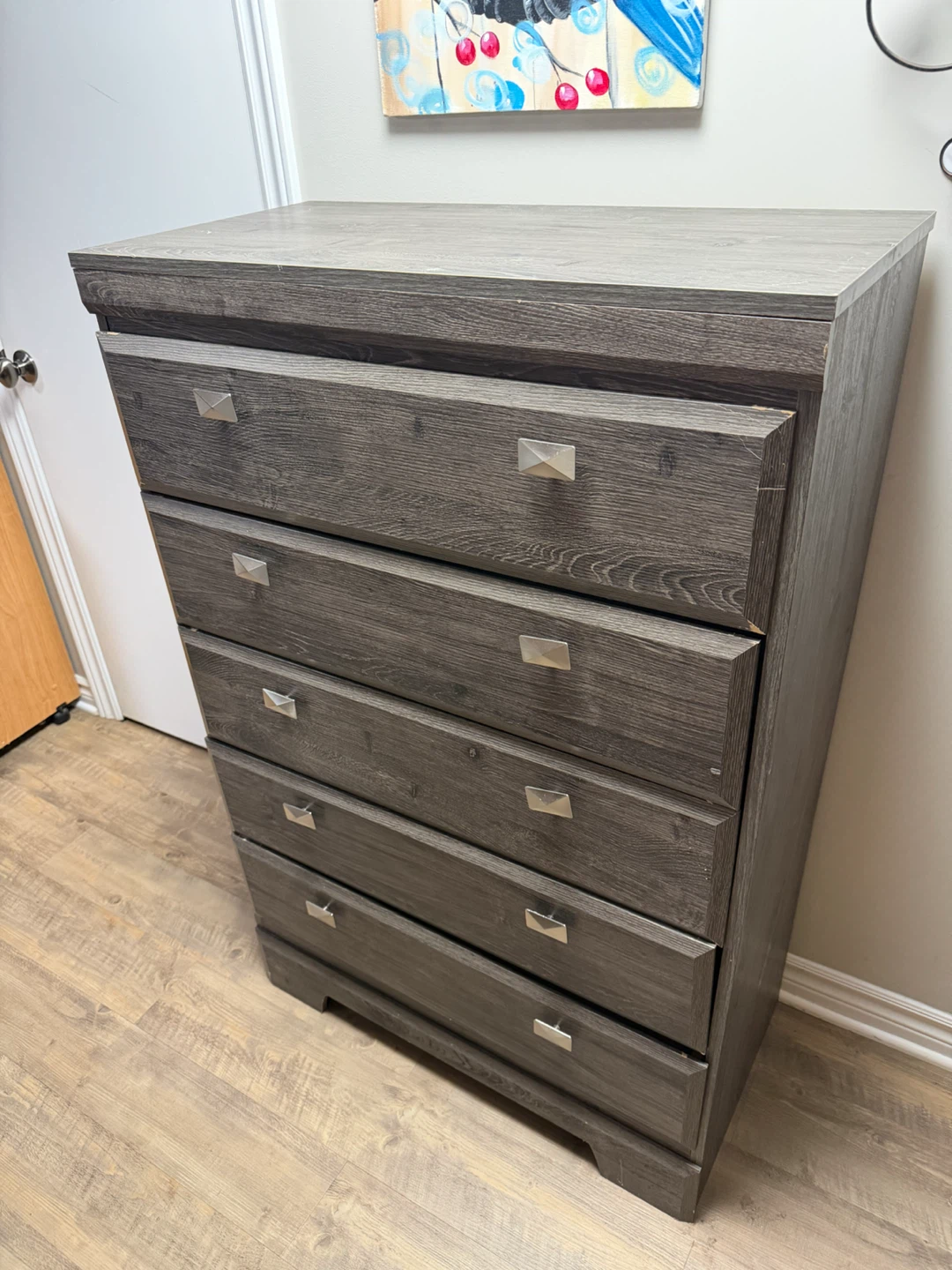 Dark Wood 5-Drawer Dresser