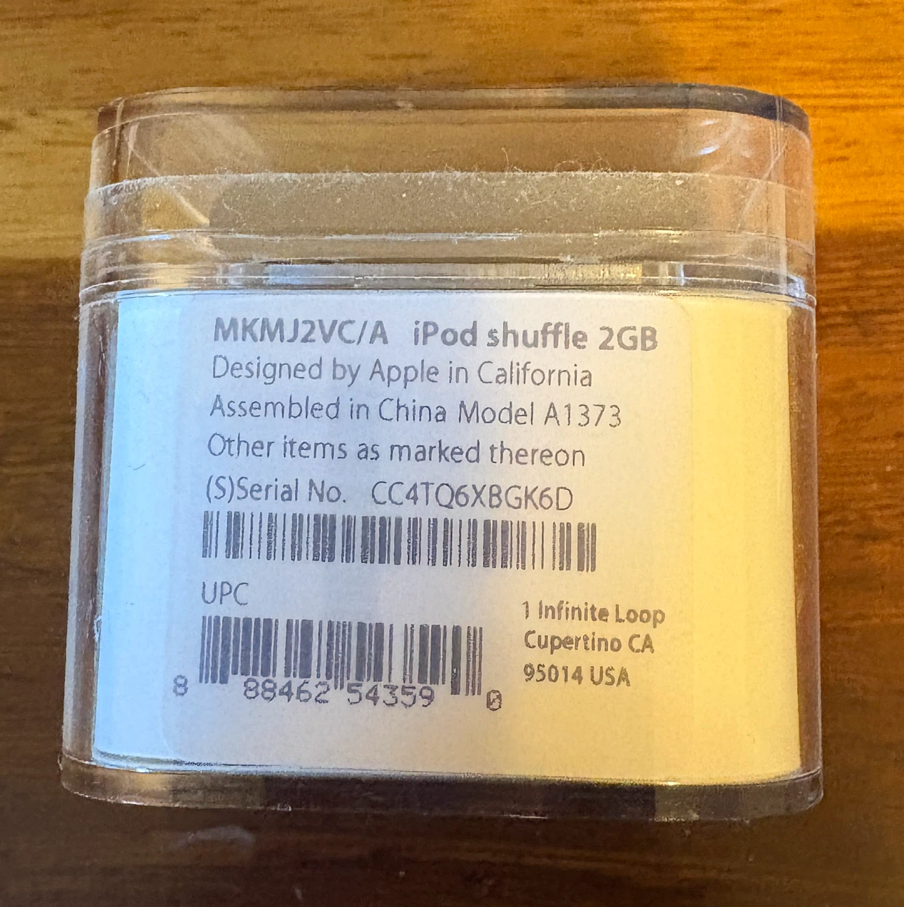 Apple iPod shuffle 2GB MP3 Player- new in box - photo 2
