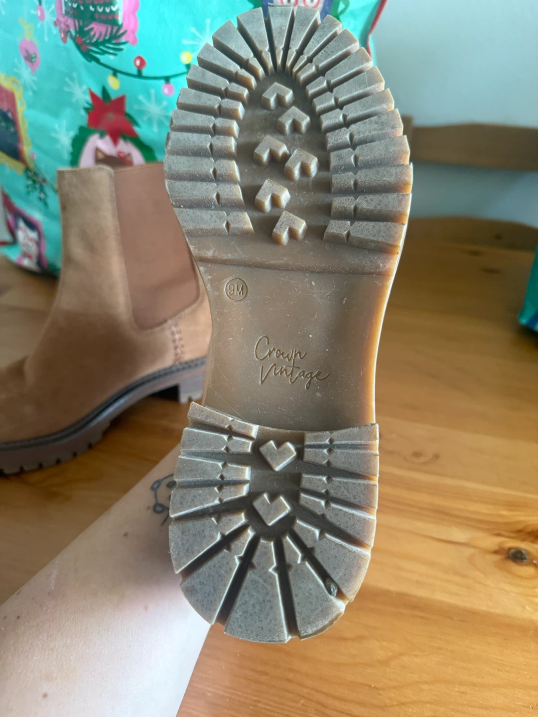 Crown Vintage Suede Chelsea Boots - photo 3
