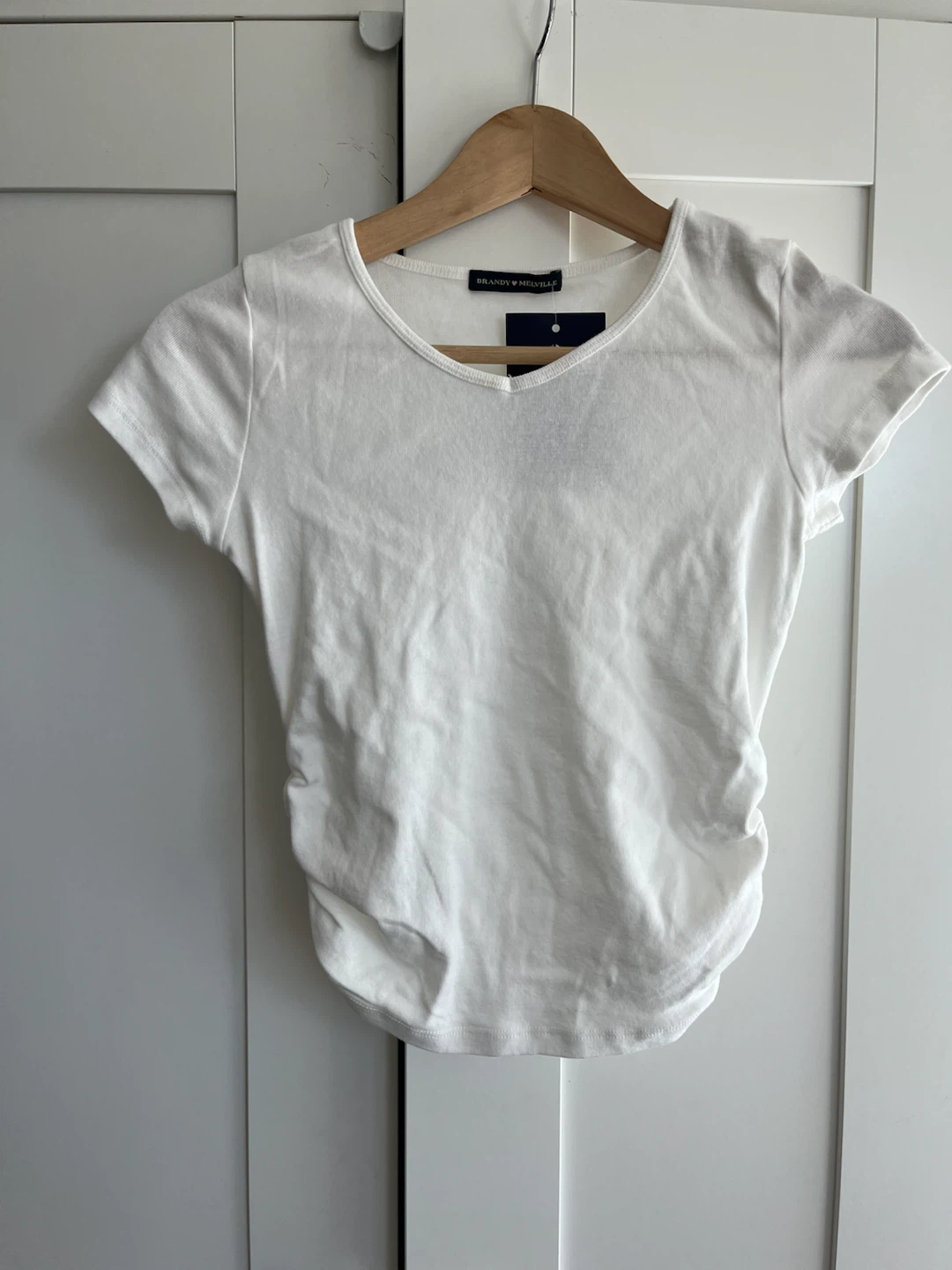 New! Brandy Melville White Cropped T-Shirt