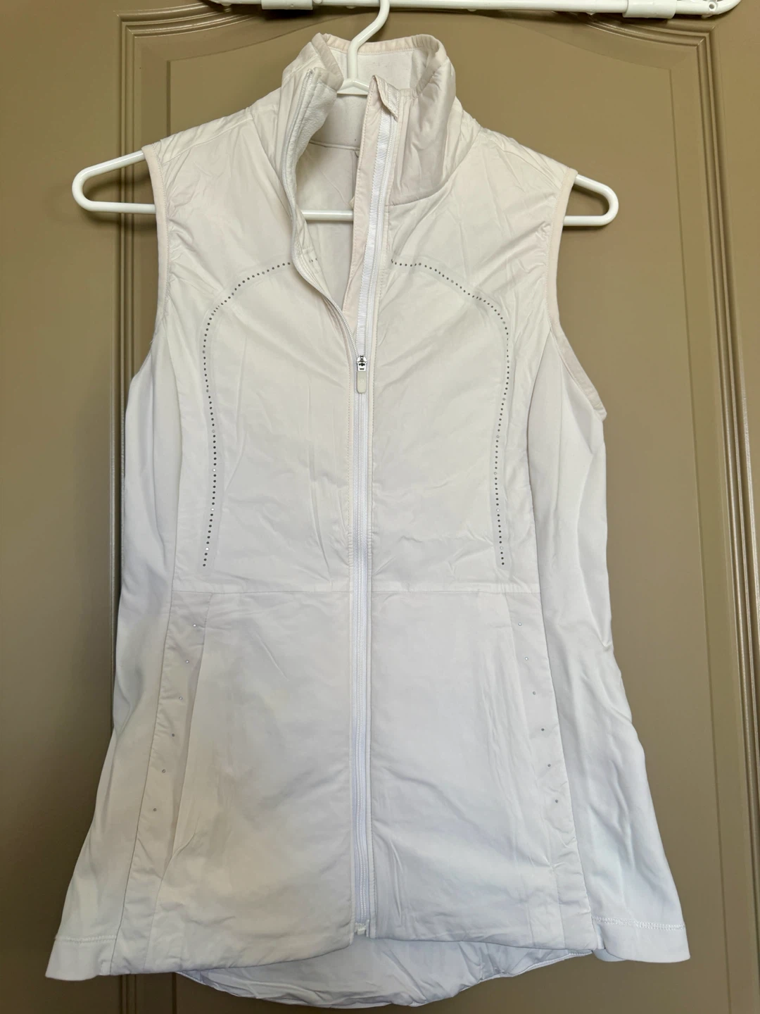 Lululemon White Down Vest - Size 6