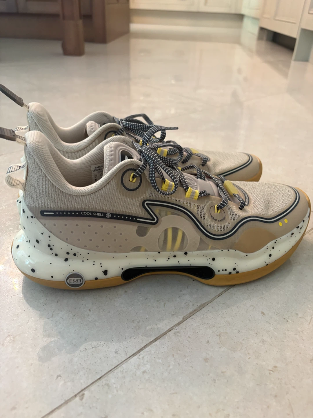 Li-Ning Basketball Shoes size 11