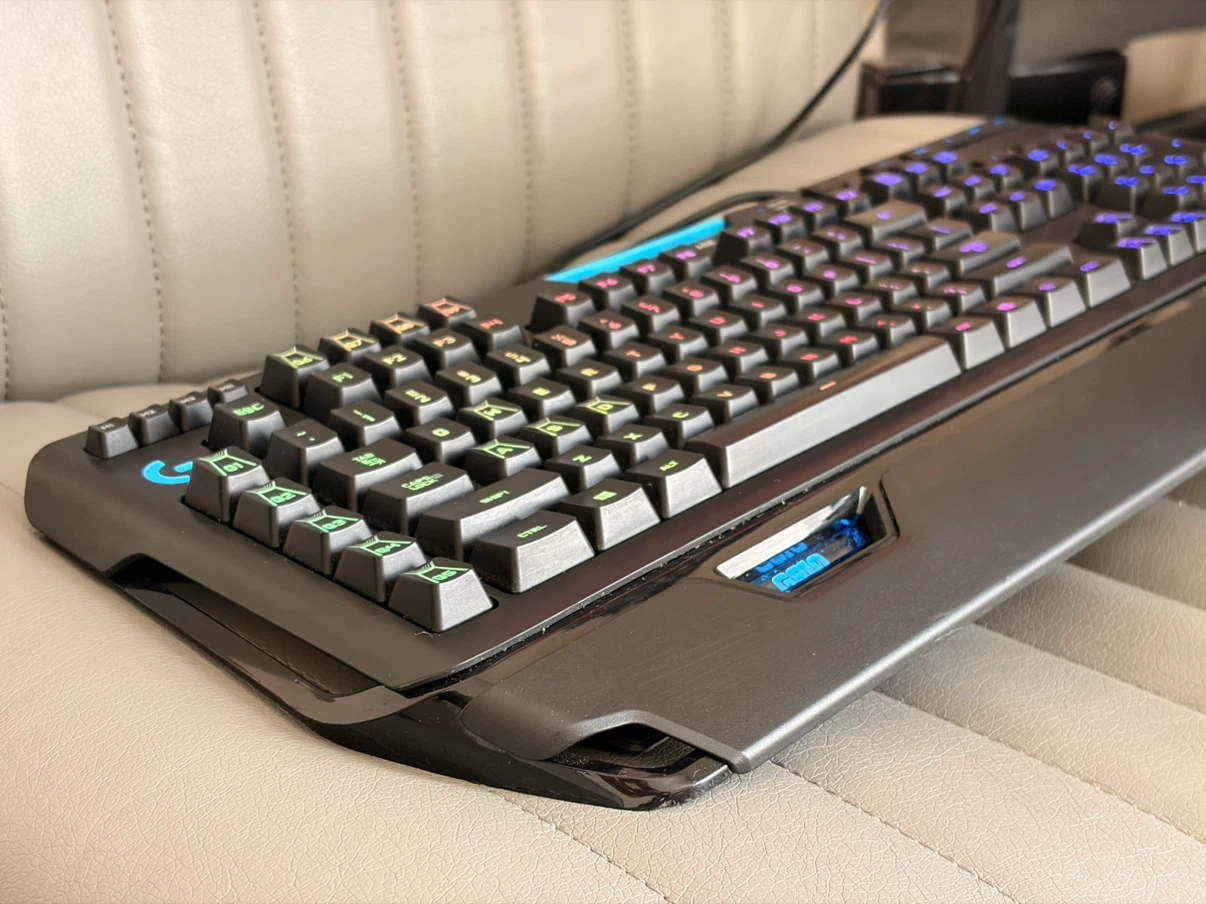 Logitech G910 RGB Mechanical Gaming Keyboard - photo 4