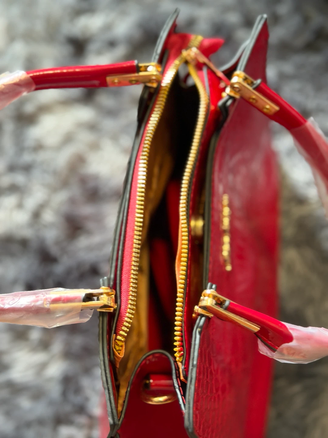 Red Croc-Embossed Handbag - photo 3