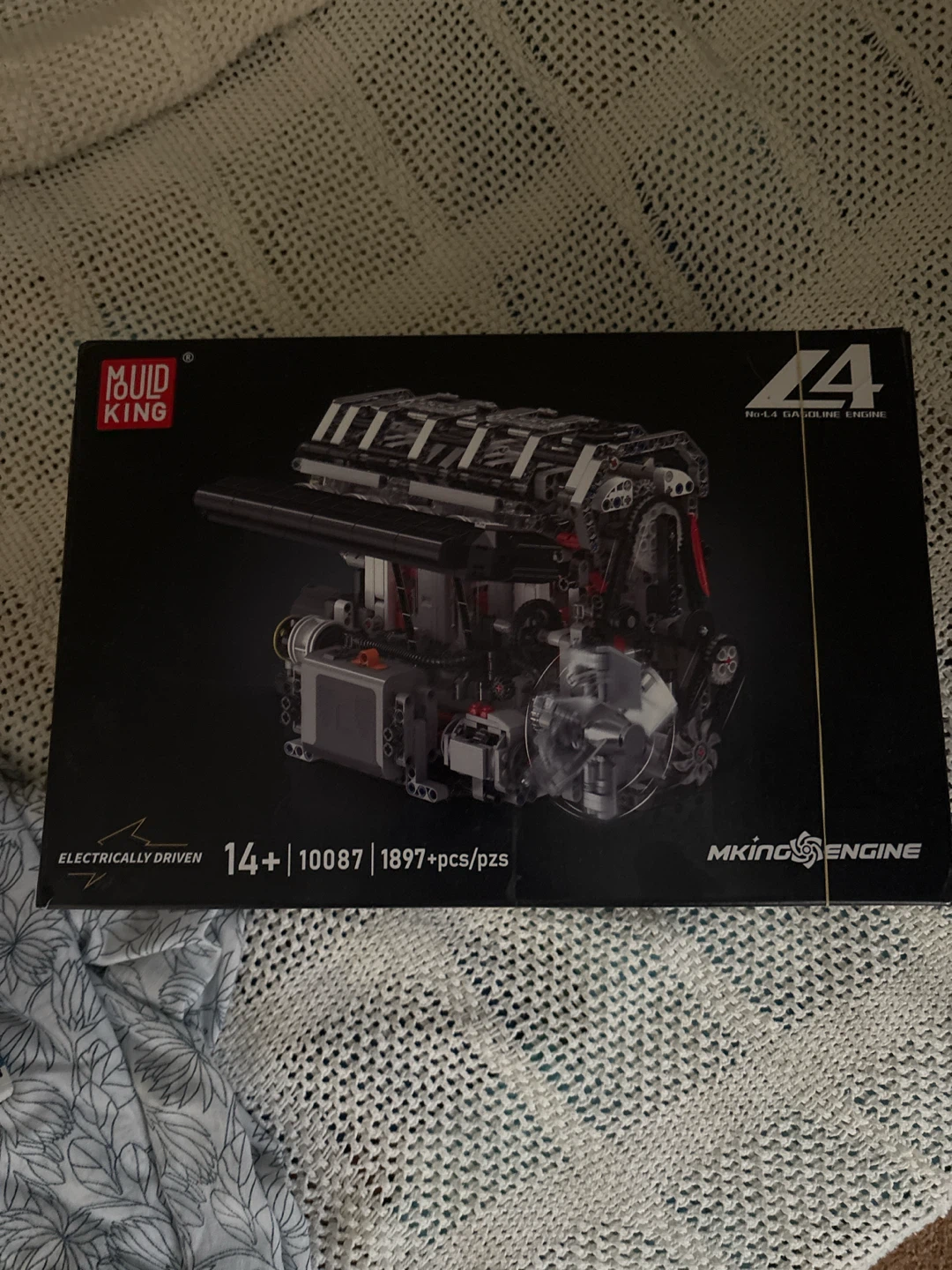 Mould King 10087 V4 Gasoline Engine Model Kit