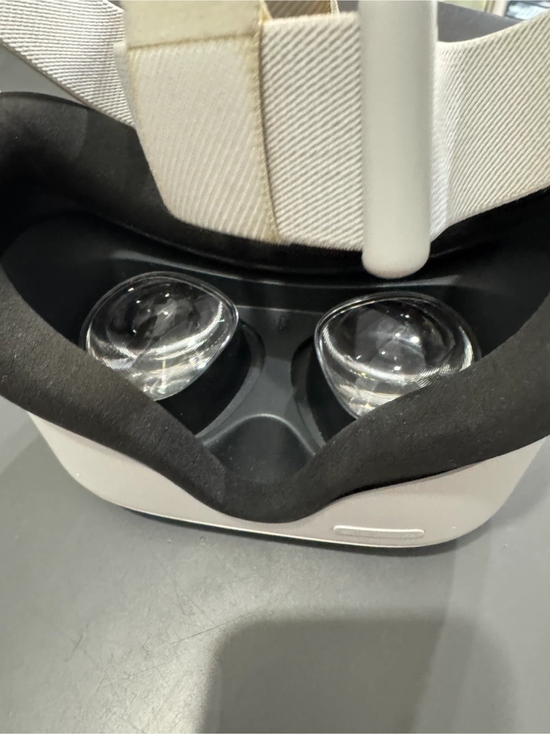 Meta Quest 2 VR Headset and Controllers - photo 4