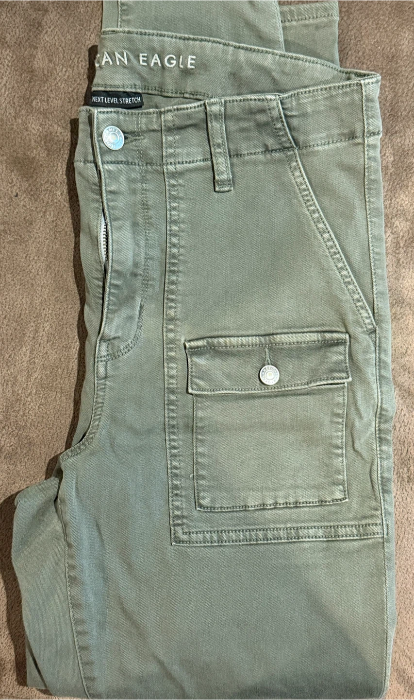 American Eagle Cargo Pants Size 14 - photo 3