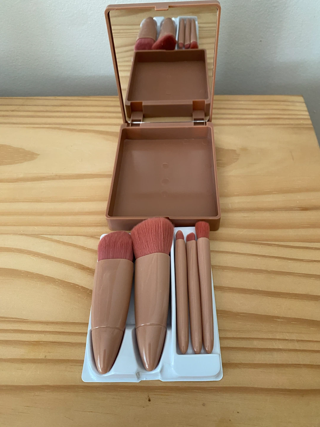NEW! Mini Makeup Brush Set in Case - photo 3