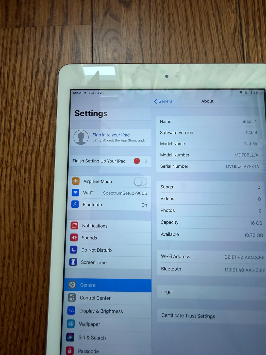 Apple iPad Air 16GB Silver - photo 3