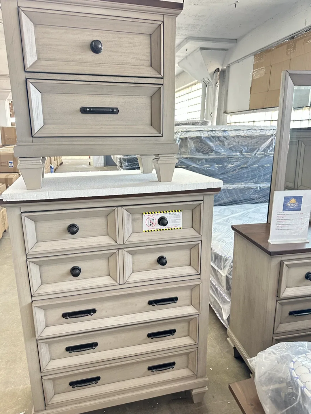 Royal Furniture Bedroom Set - photo 2