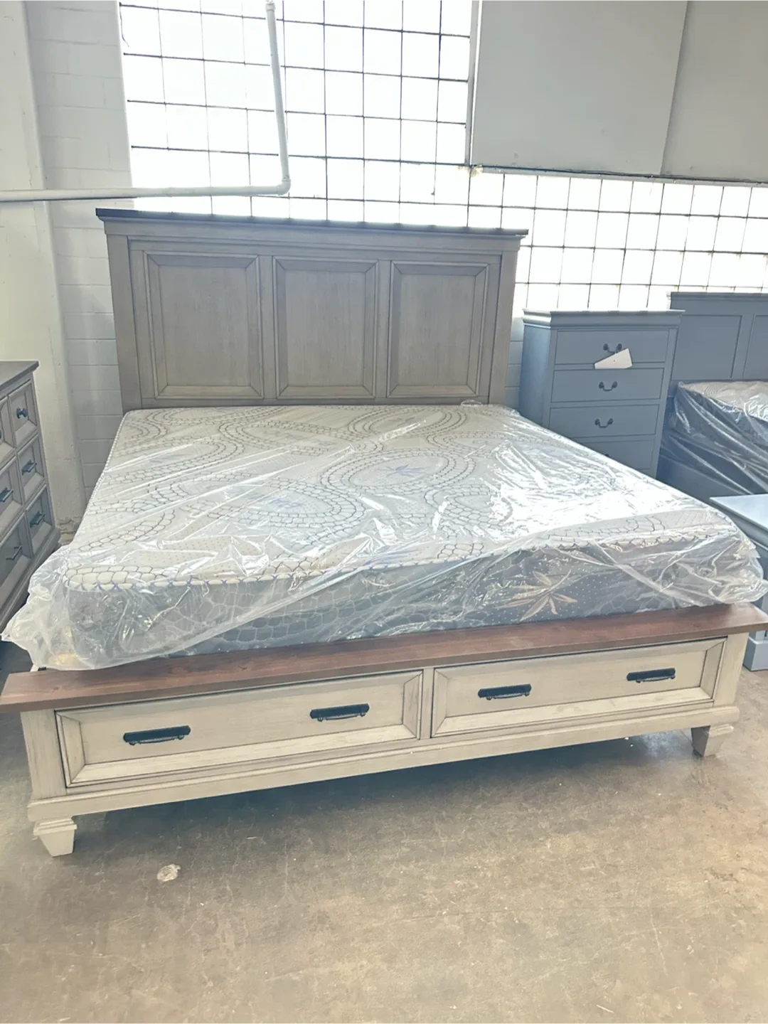Royal Furniture Bedroom Set - photo 4