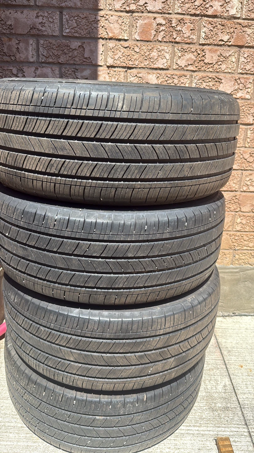 Set of 4 Tires 225/50R17 - photo 2