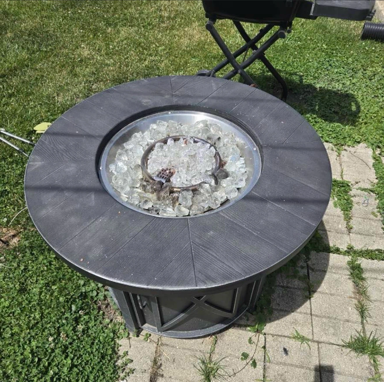 Round Fire Pit with Glass Fire