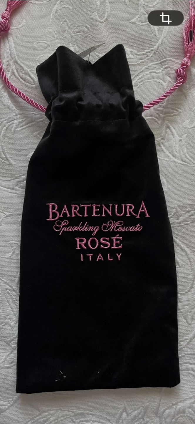 Moscato Rose Wine Bag