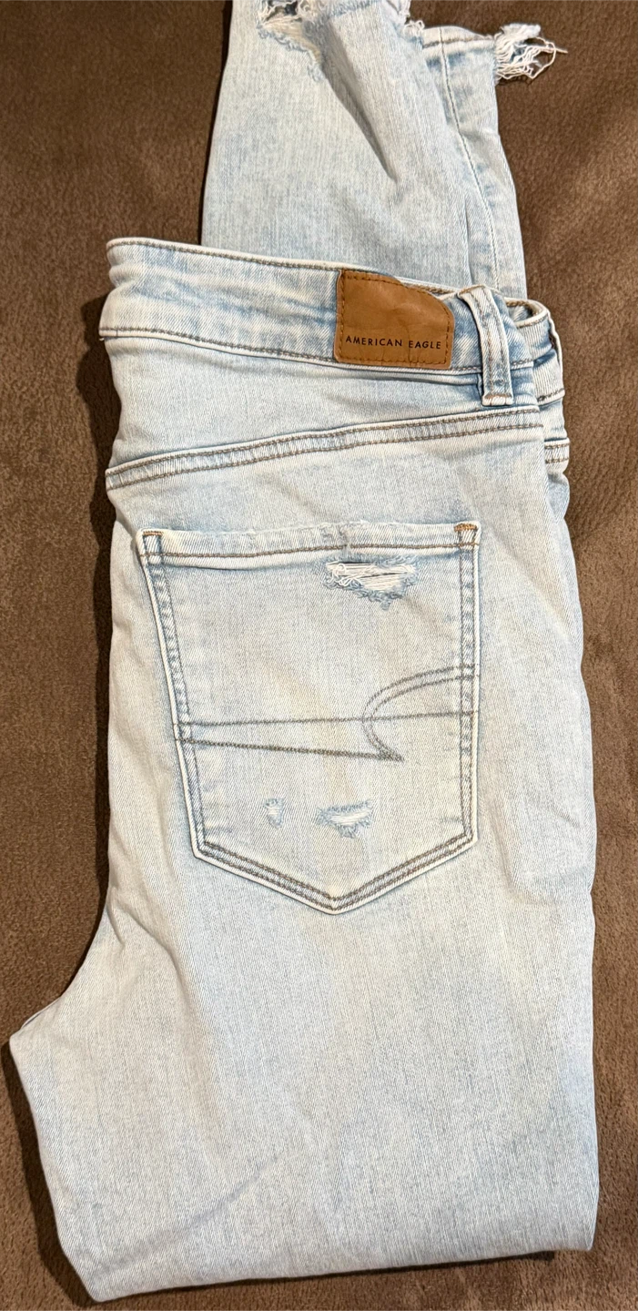 American Eagle Women's Light Wash Distressed Jeans - photo 3