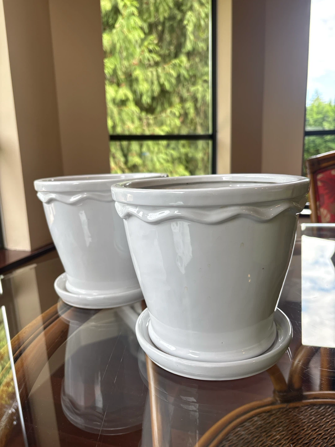 Set of 2 White Ceramic Planters with Saucers