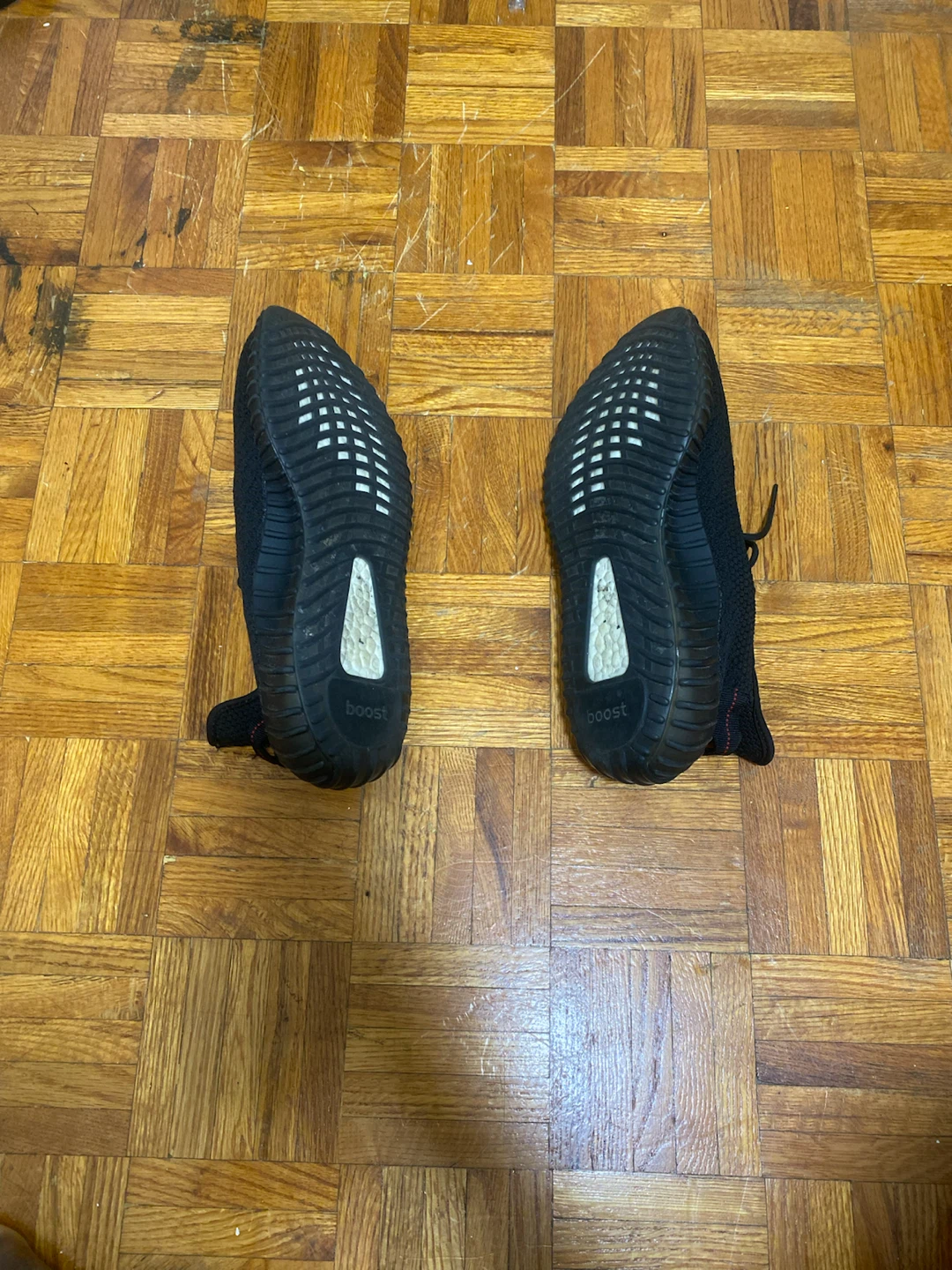 adidas Yeezy Boost 350 V2 "Bred" sneakers - photo 3