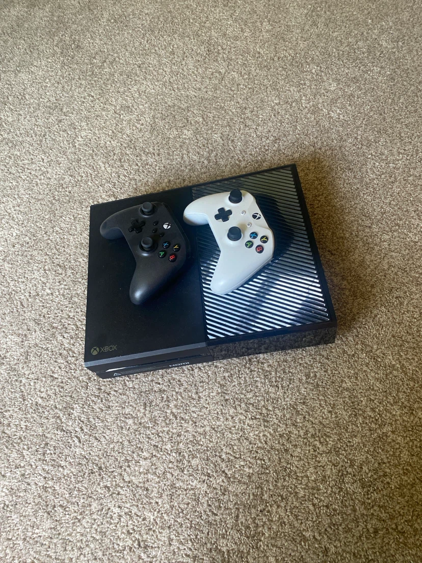 Xbox One Console with 2 Controllers