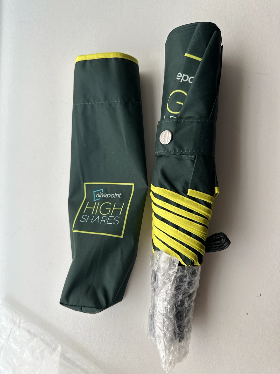 Free umbrella - photo 2