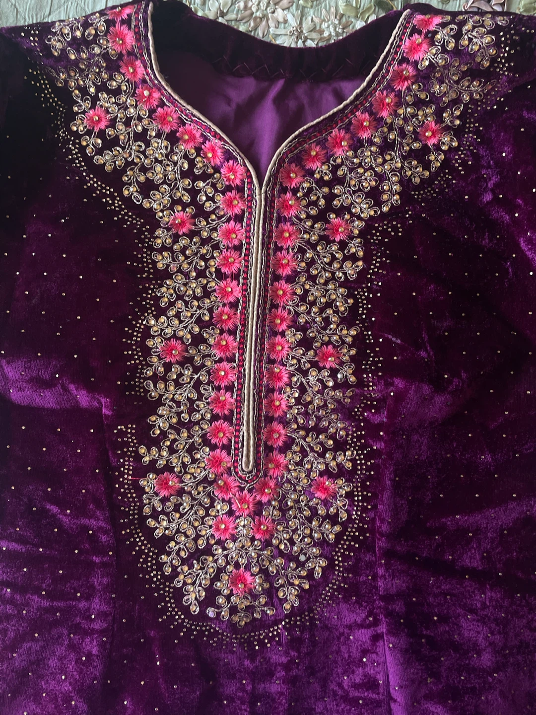 Purple Velvet shalwar kameez with Pink Embroidery - photo 4