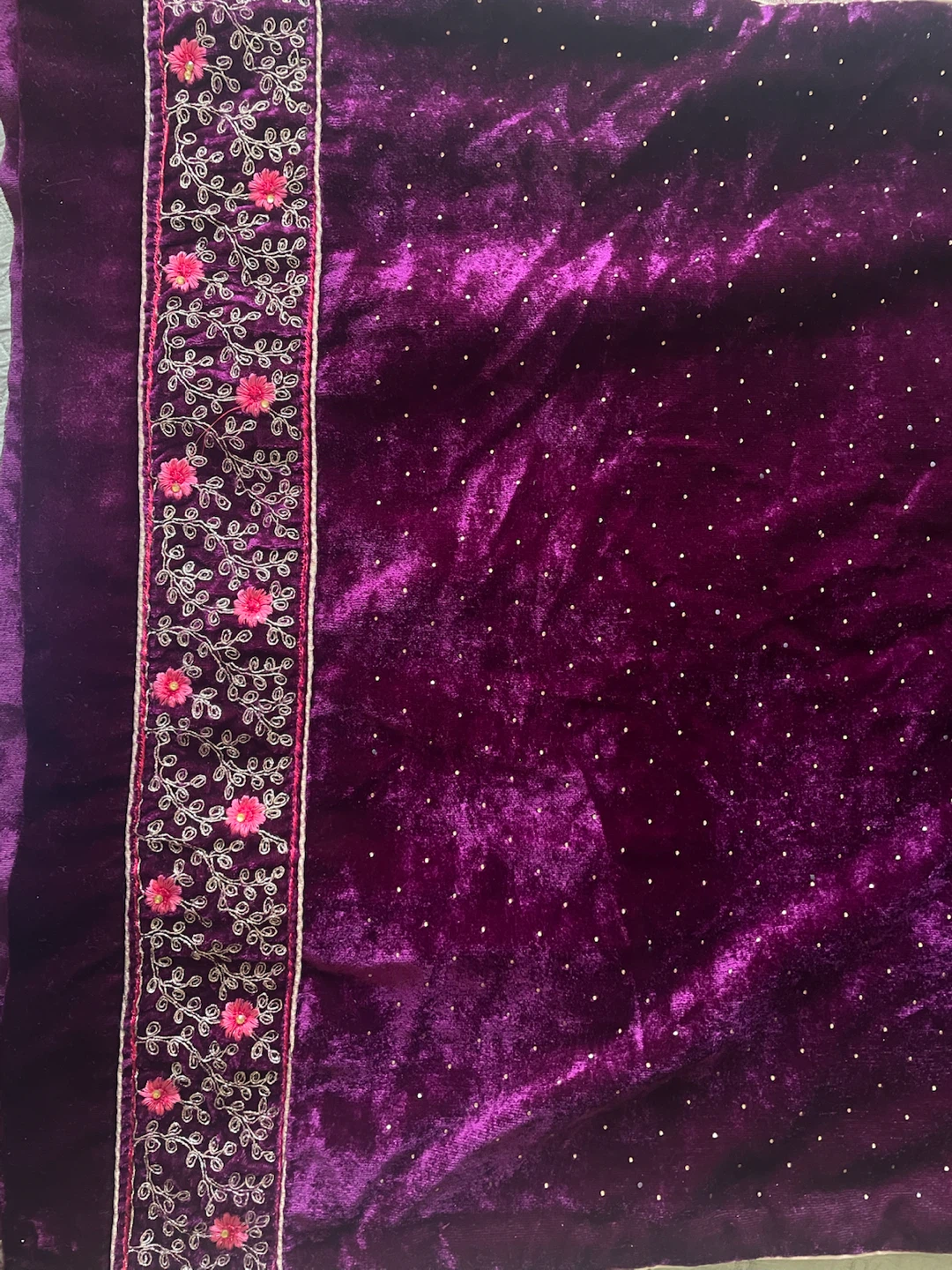 Purple Velvet shalwar kameez with Pink Embroidery - photo 5