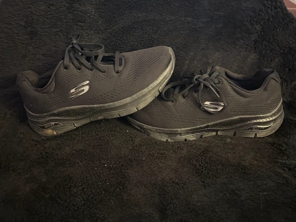 Black Skechers Arch Fit Women's Shoes
