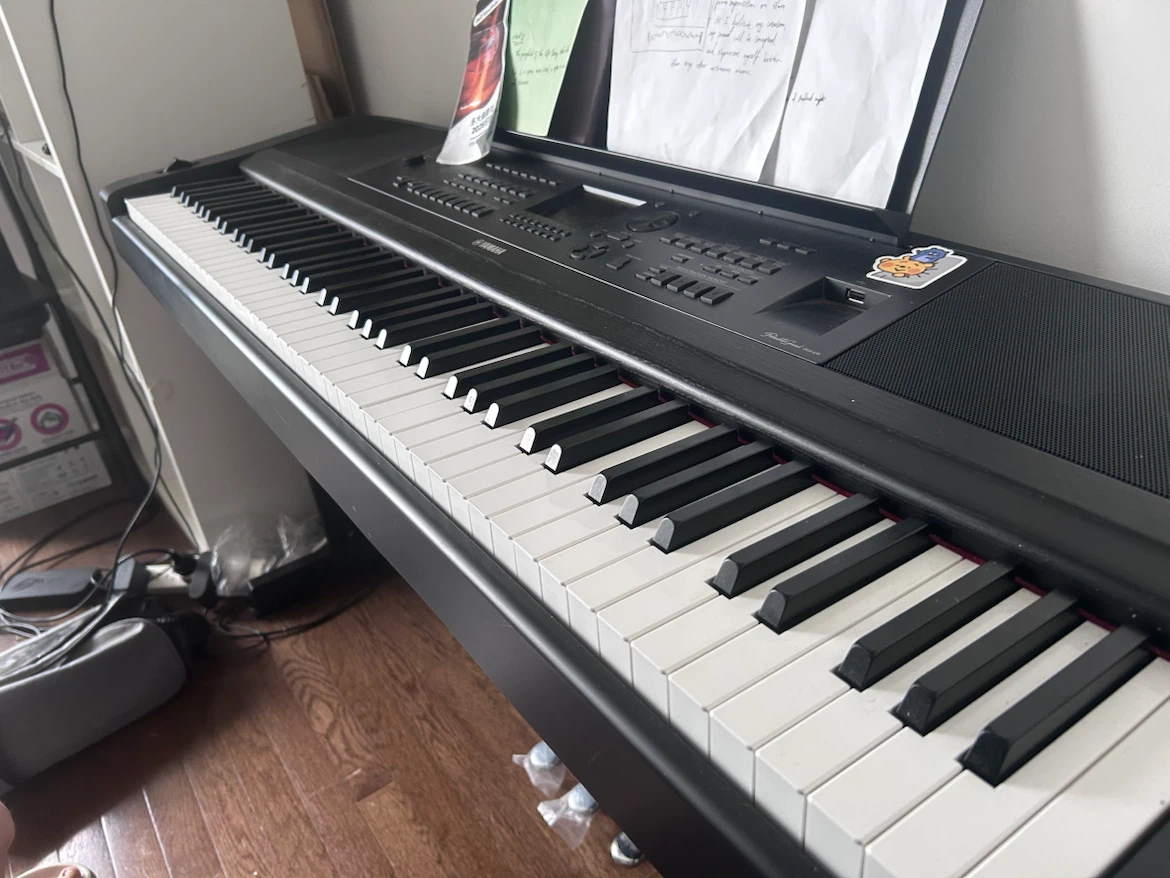 Yamaha DGX-670 88 Key Digital Piano