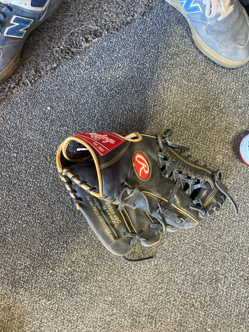 Rawlings R9205-4BG Baseball Glove - 11 3/4 Inch