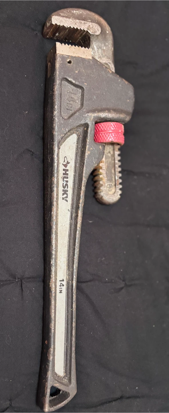 Husky 14-inch Pipe Wrench
