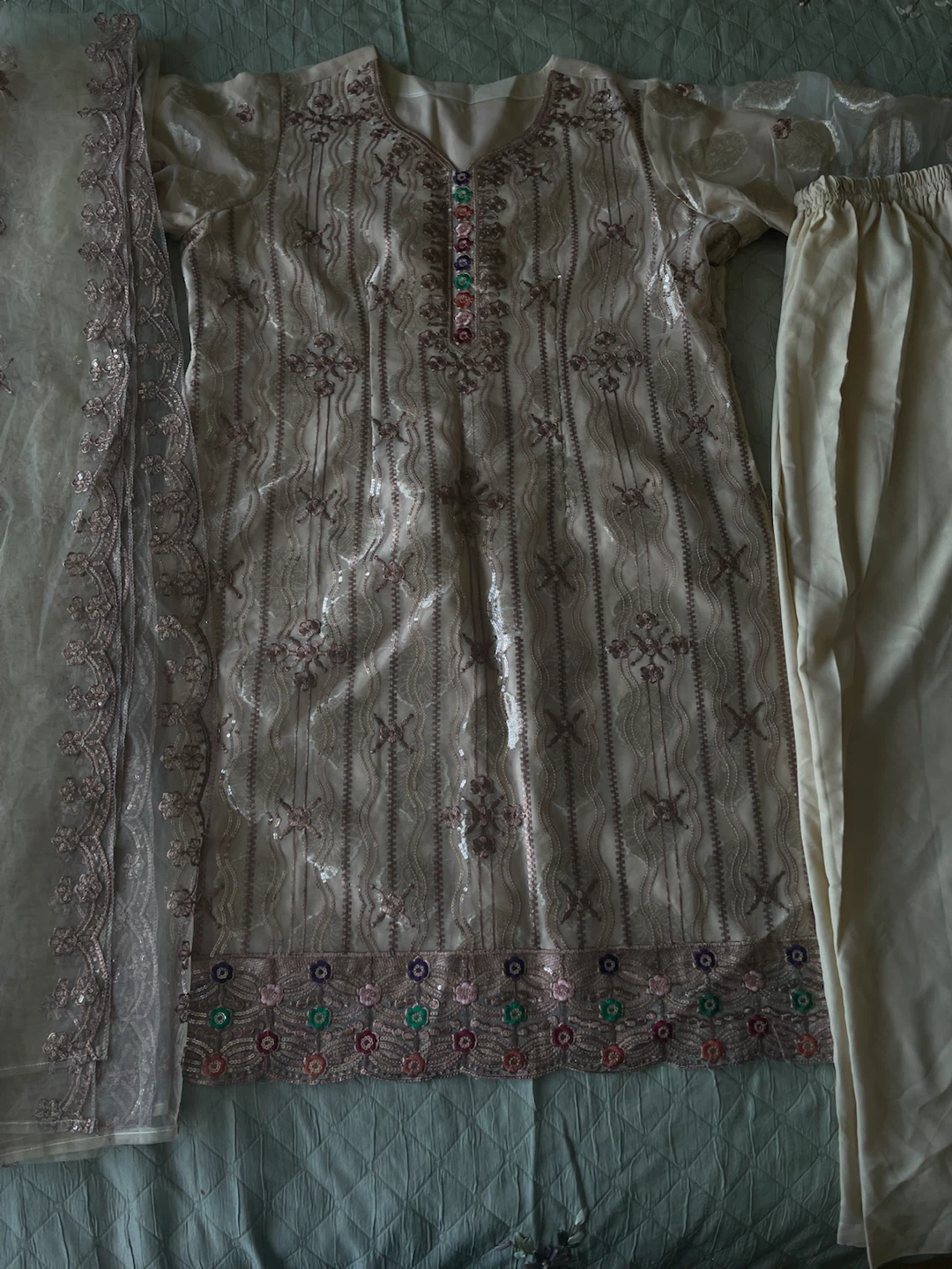 Embroidered Chiffon Suit with Trousers - photo 2
