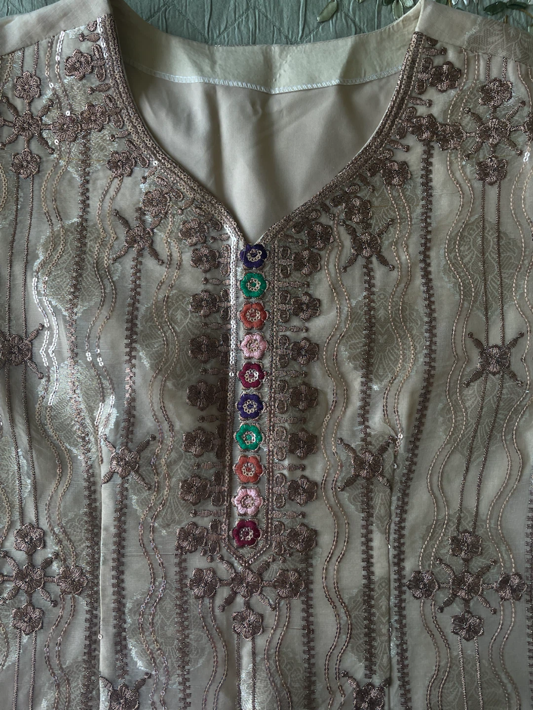 Embroidered Chiffon Suit with Trousers - photo 4