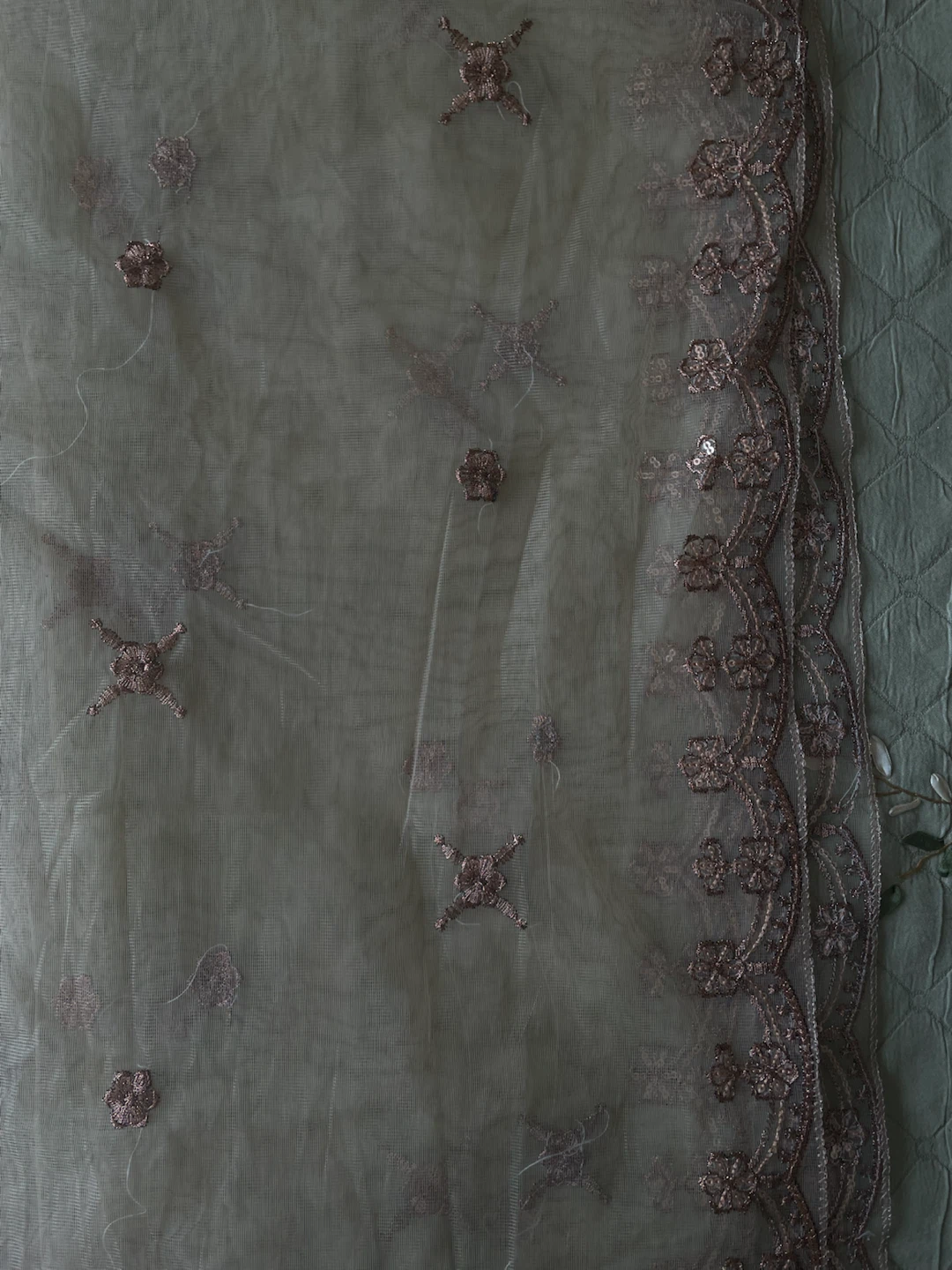 Embroidered Chiffon Suit with Trousers - photo 5