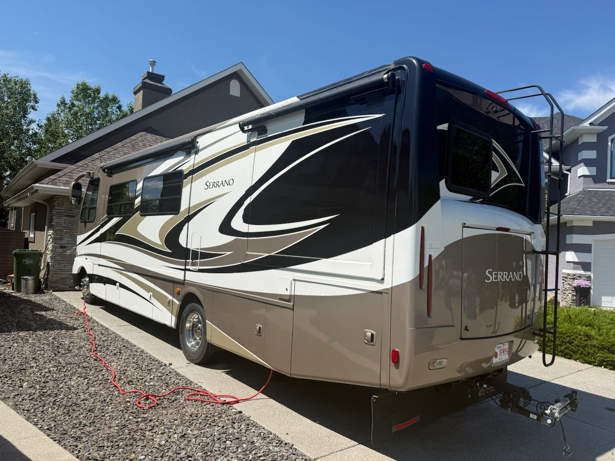 Thor Serrano RV Motorhome - photo 2