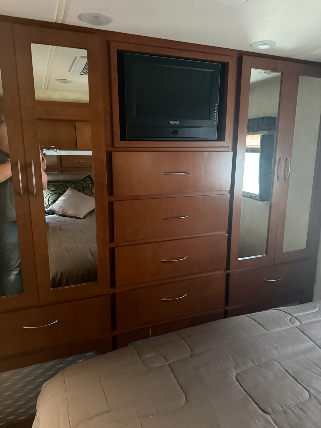 Thor Serrano RV Motorhome - photo 4