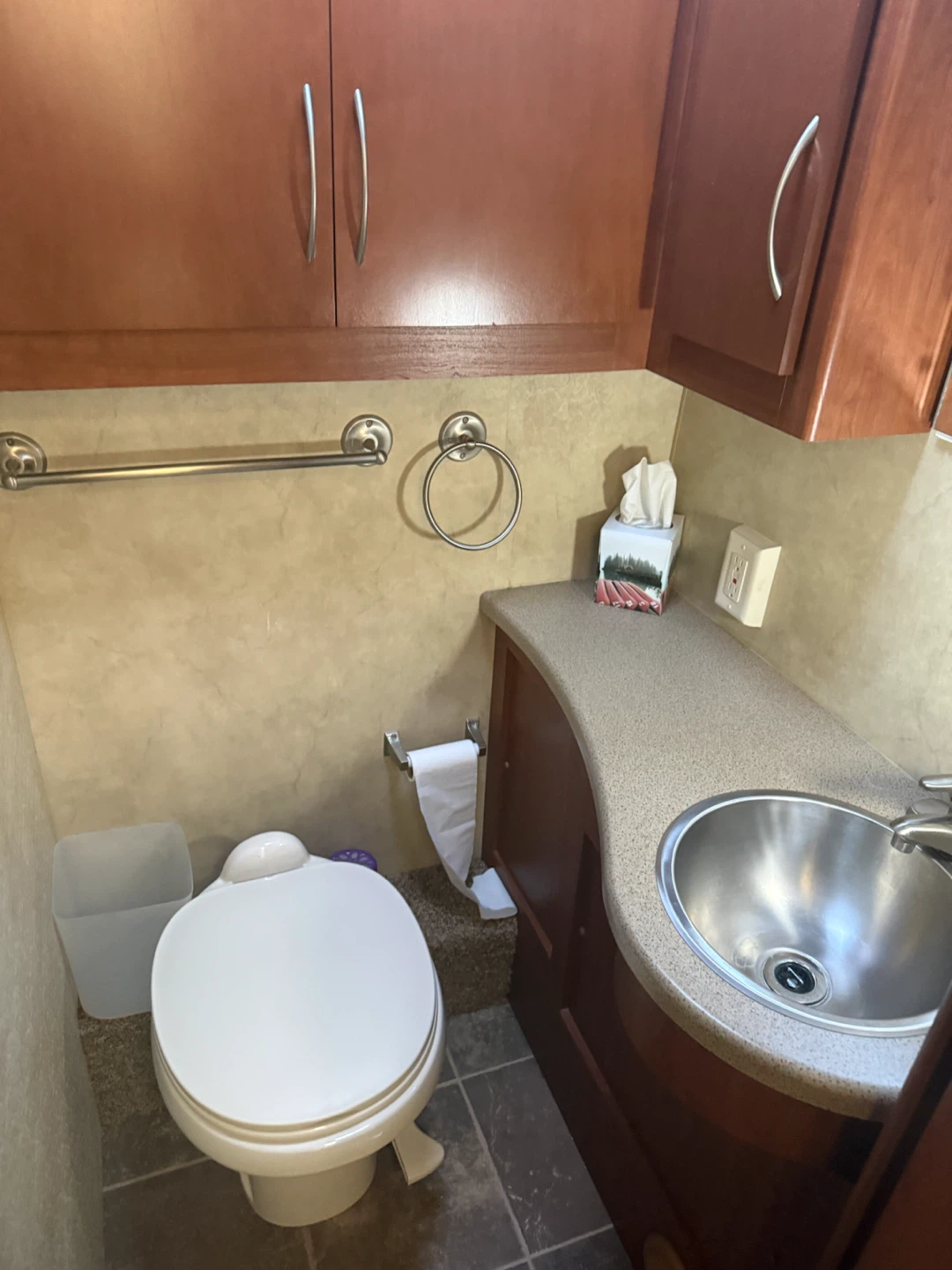 Thor Serrano RV Motorhome - photo 5
