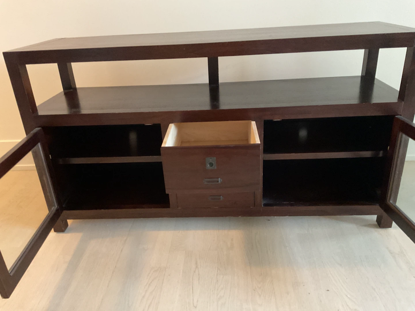 Media console - photo 4
