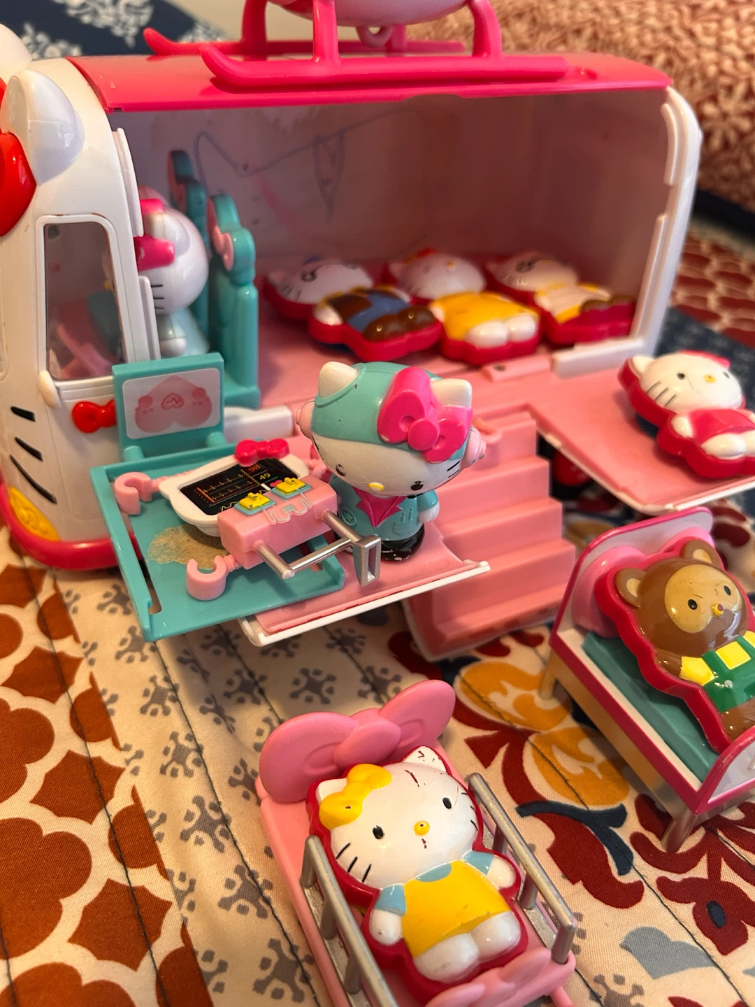 Hello Kitty Helicopter Playset - photo 2