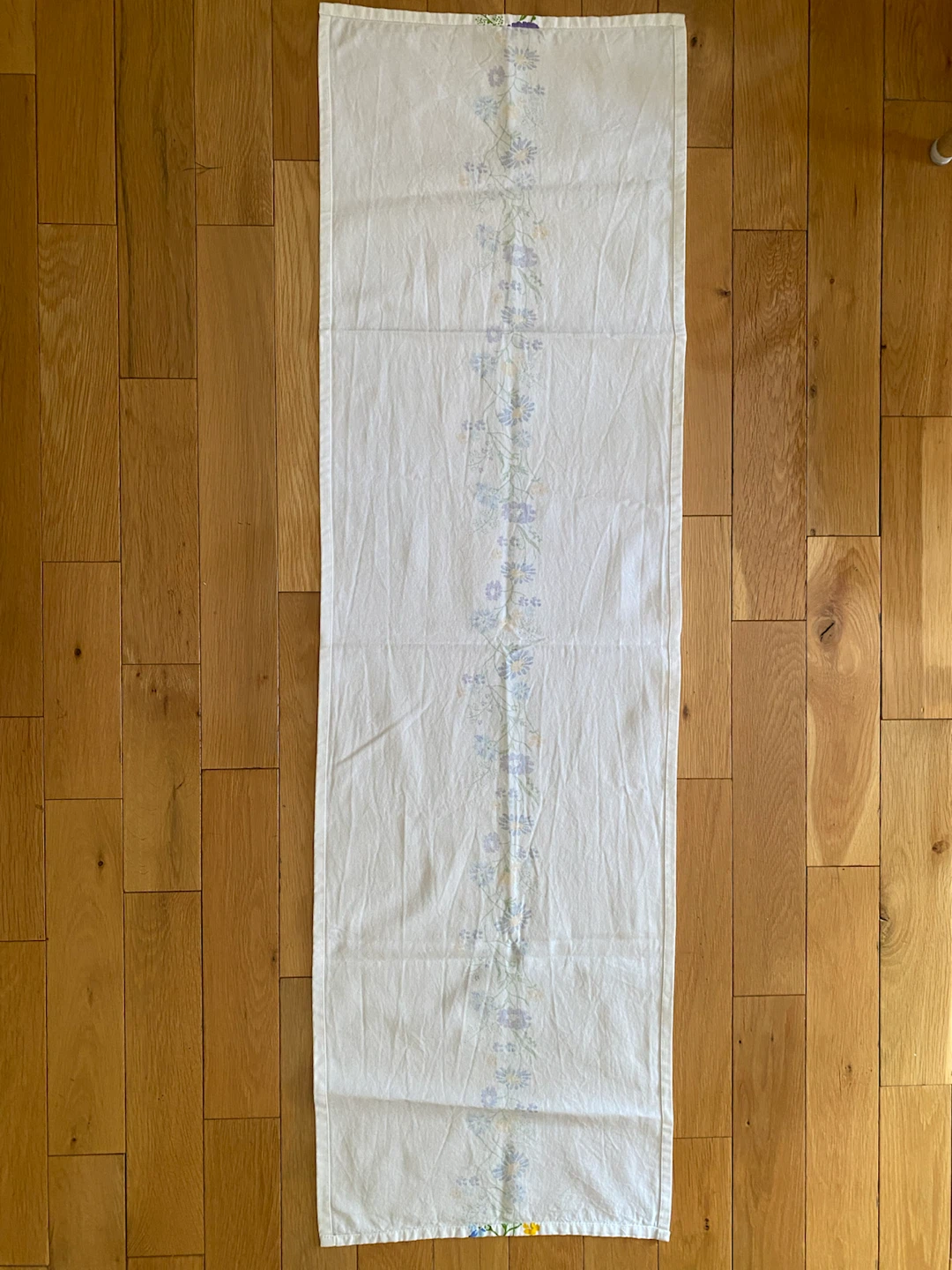 White Floral Table Runner - photo 2