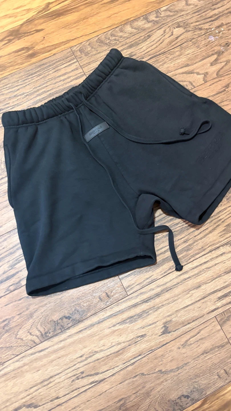 Essentials shorts a bit worn js need to wash it