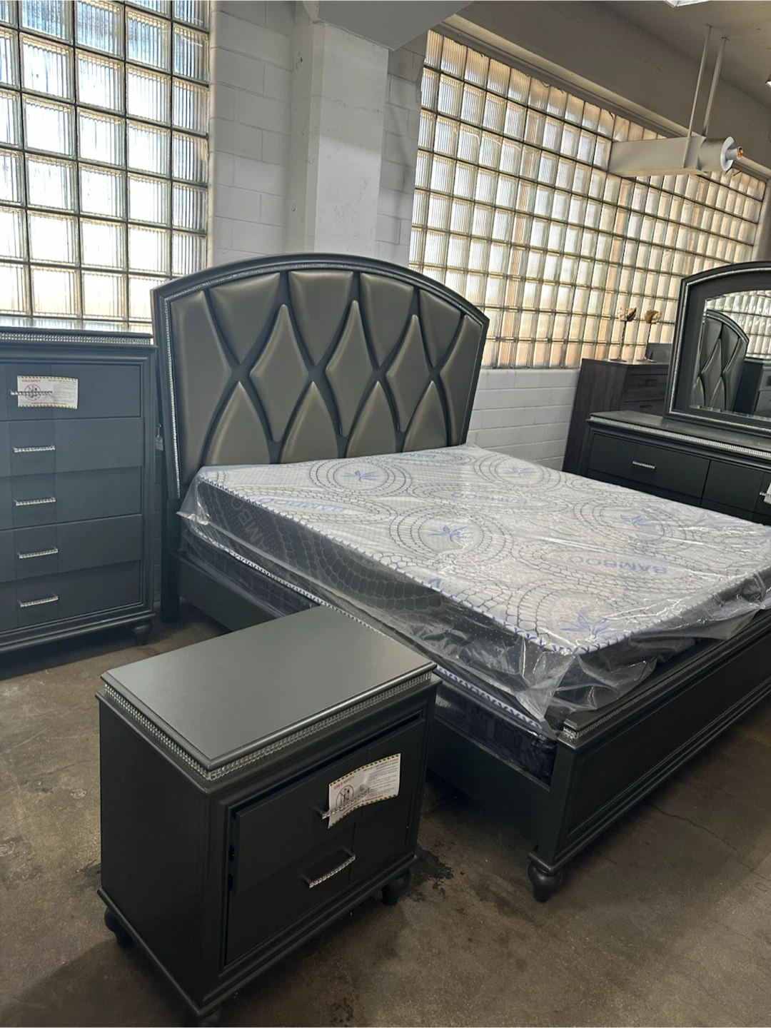 Royal Brand Bedroom Set - 4 Piece - Dark Gray
