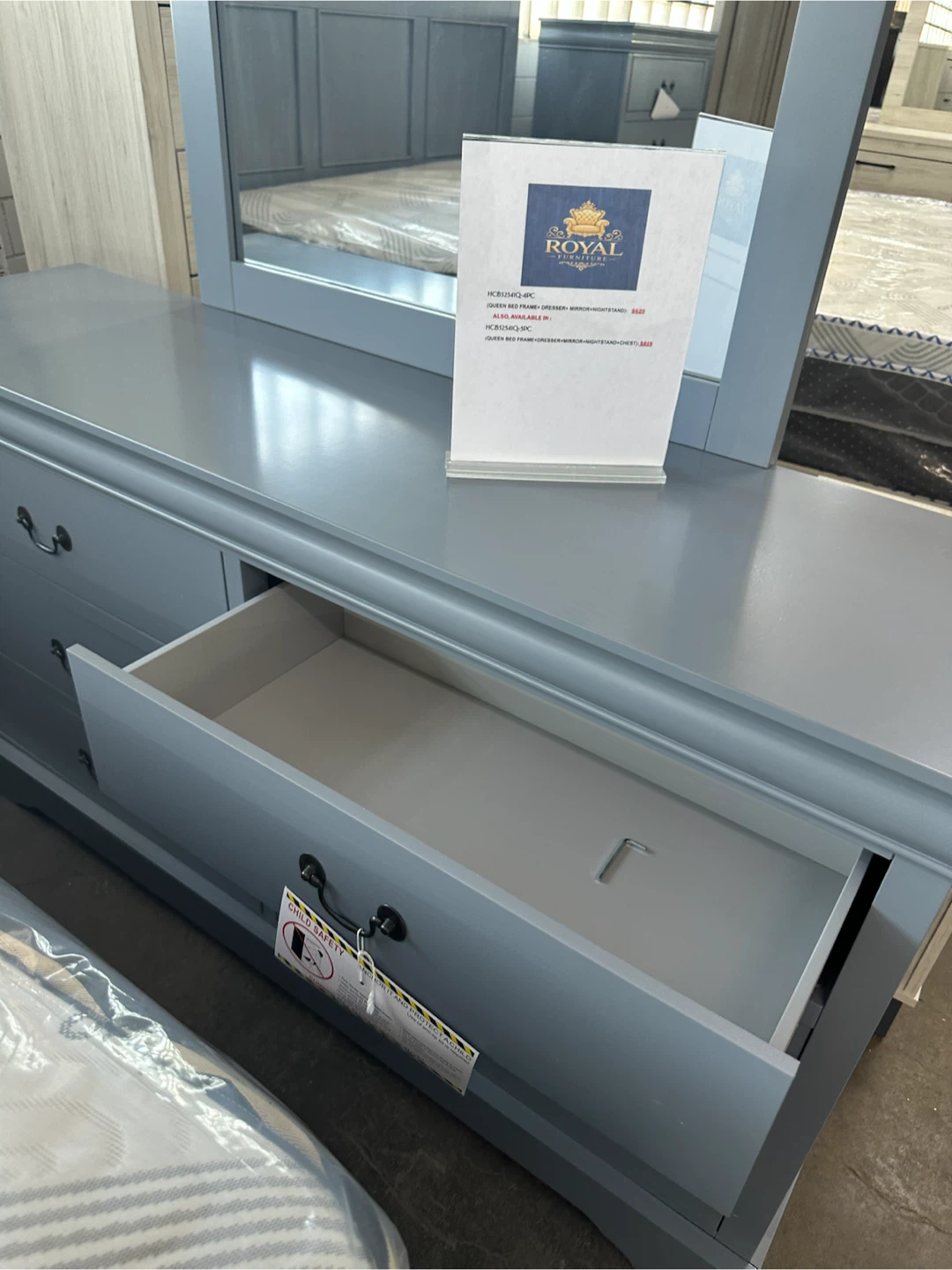 Royal Furniture Grey Dresser - photo 4