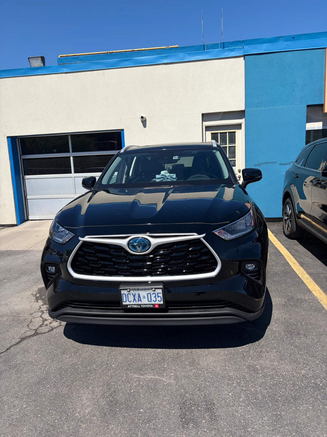 Black Toyota Highlander Hybrid SUV