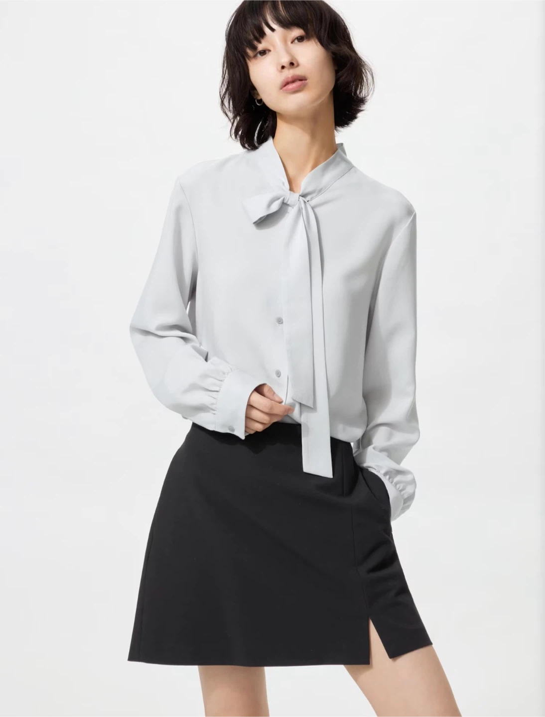 New: UNIQLO Light Gray Bow Blouse Size S