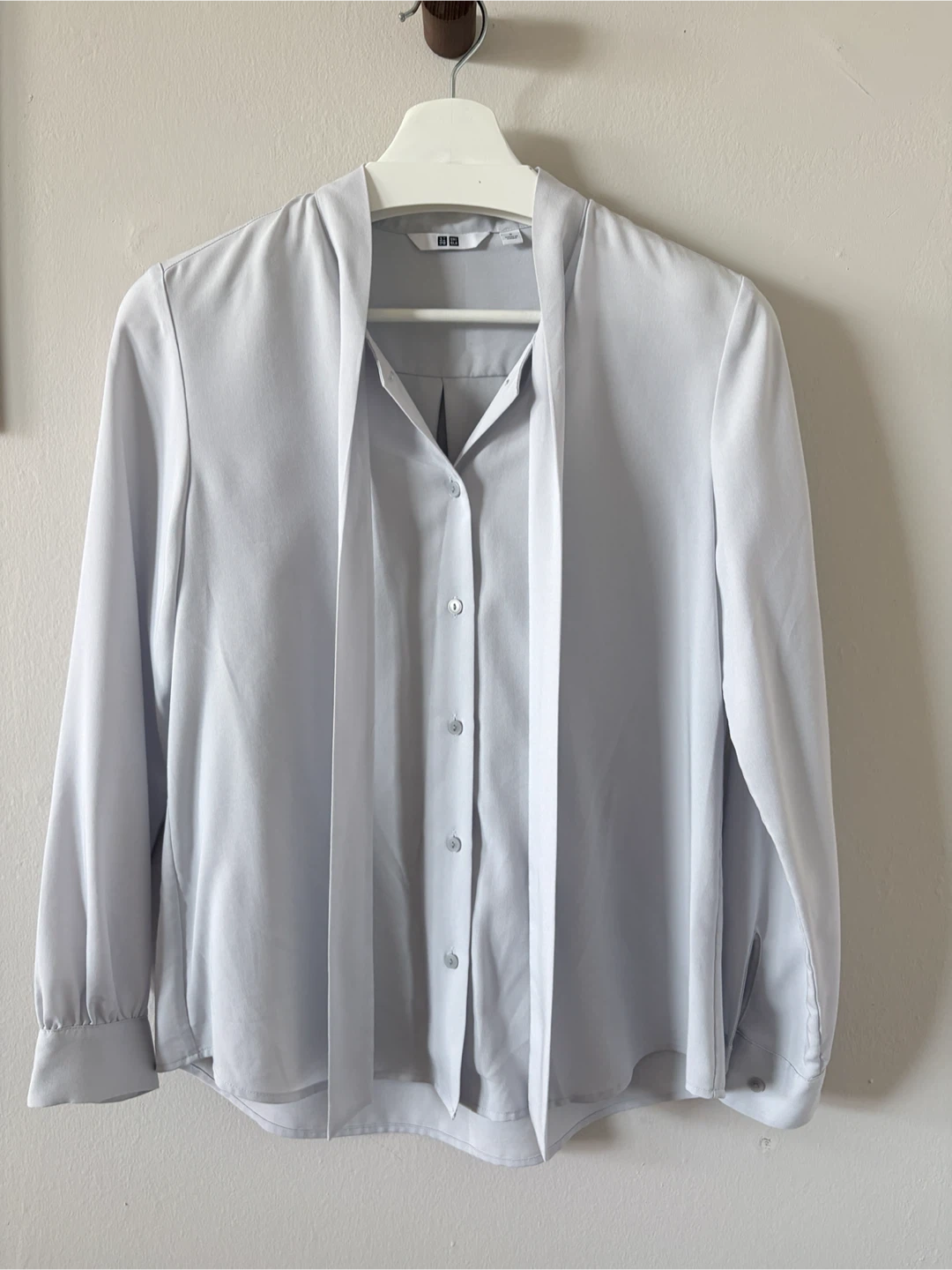 New: UNIQLO Light Gray Bow Blouse Size S - photo 2