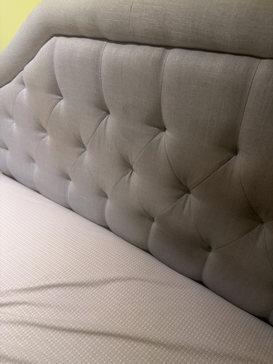 Tufted Headboard Bed Frame with mattress