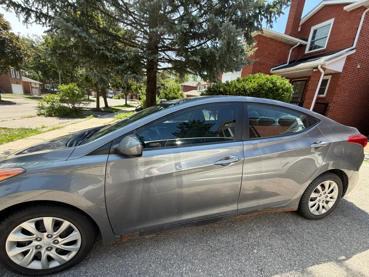 Grey Hyundai Elantra 2013 - photo 2
