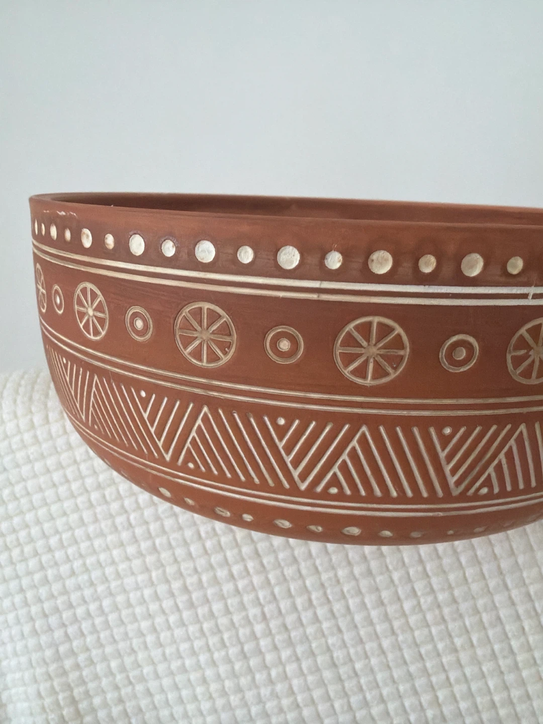 Terracotta Bowl with Decorative Pattern - photo 3