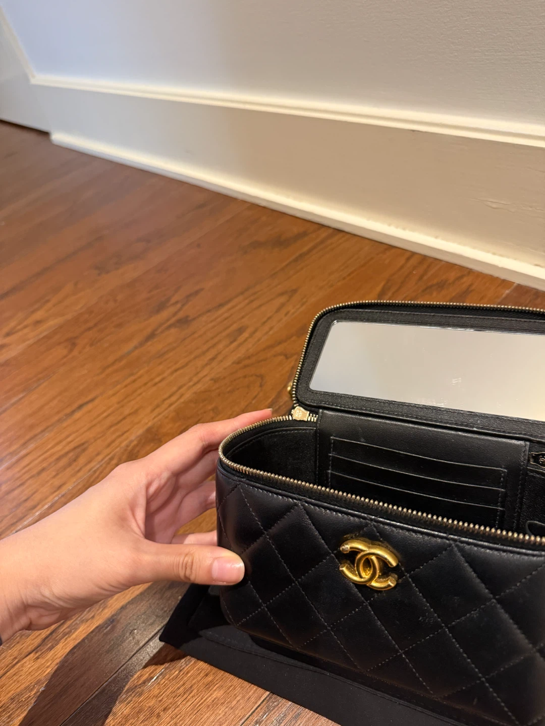 Chanel Black Quilted Vanity Case - photo 3