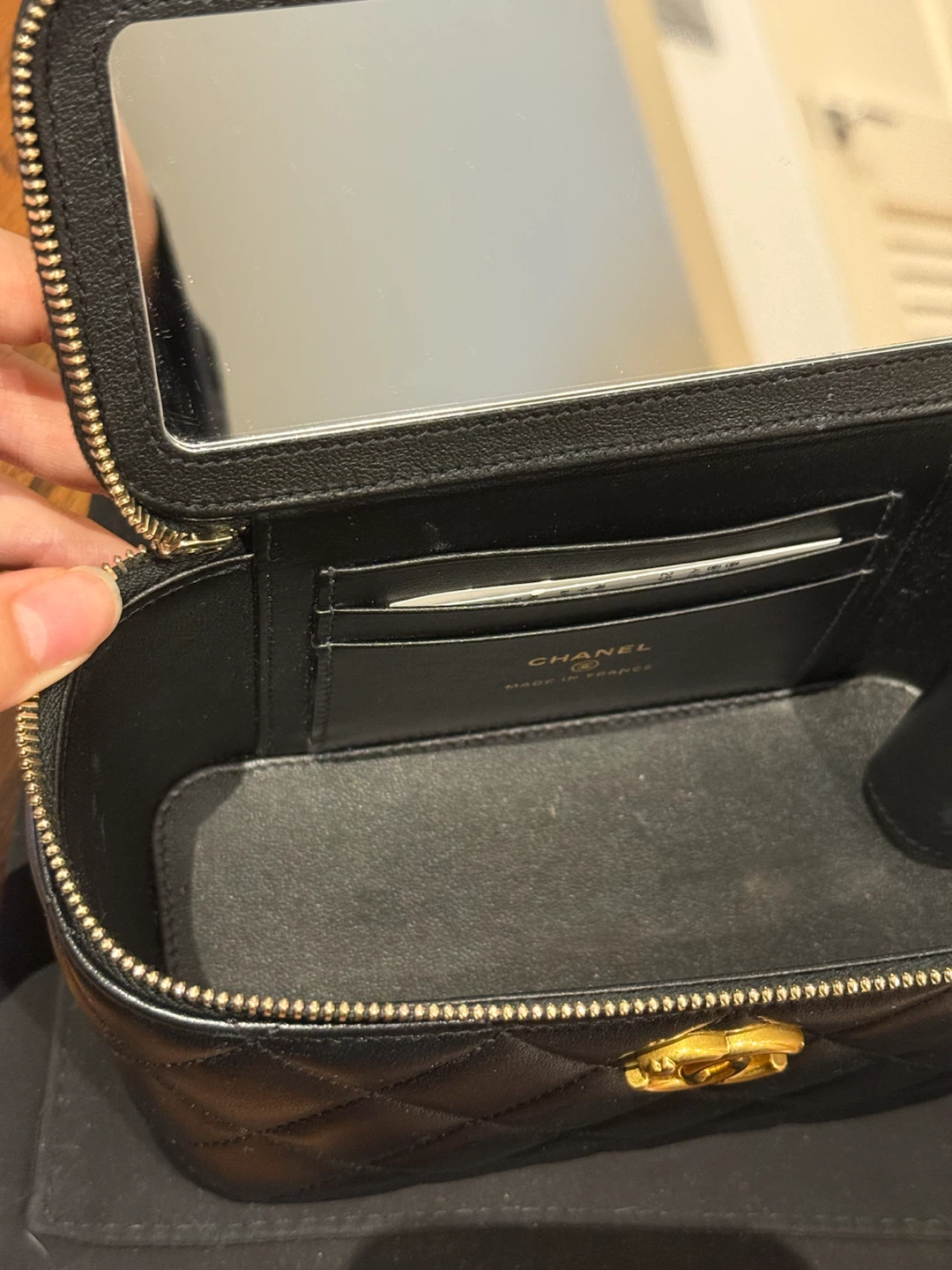 Chanel Black Quilted Vanity Case - photo 4